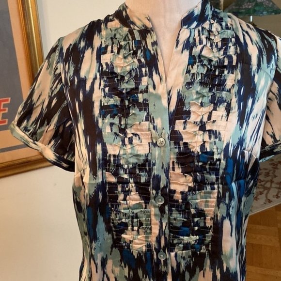 𝅺ANN Taylor - Picture 2 of 4